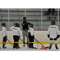 Scooter Vaughan of the Chicago Wolves instructs at Kids For Camps